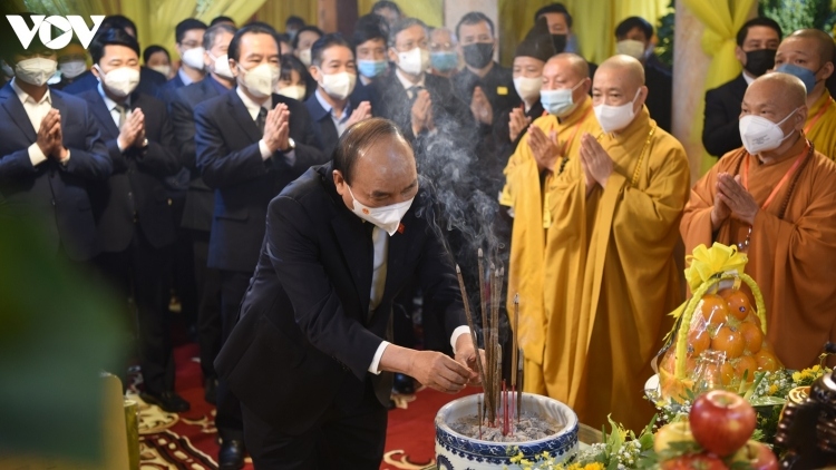 State President pays tribute to Buddhist Sangha leader